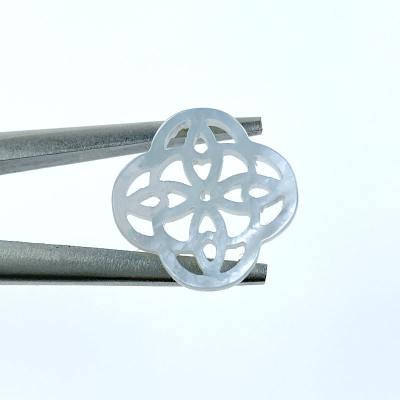 2pc Clover Charm Beads White Mother of Pearl WM-0155